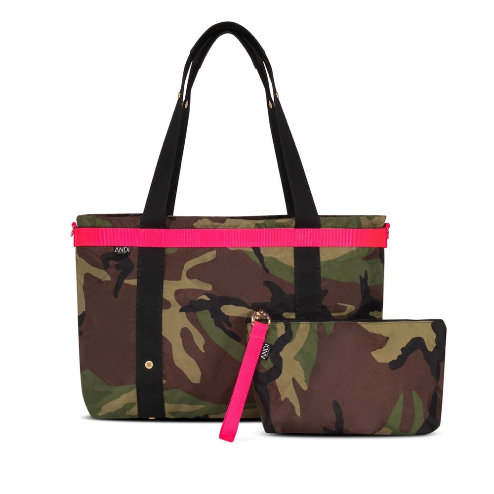 ANDI camo bag with snap-out wristlet pouch
